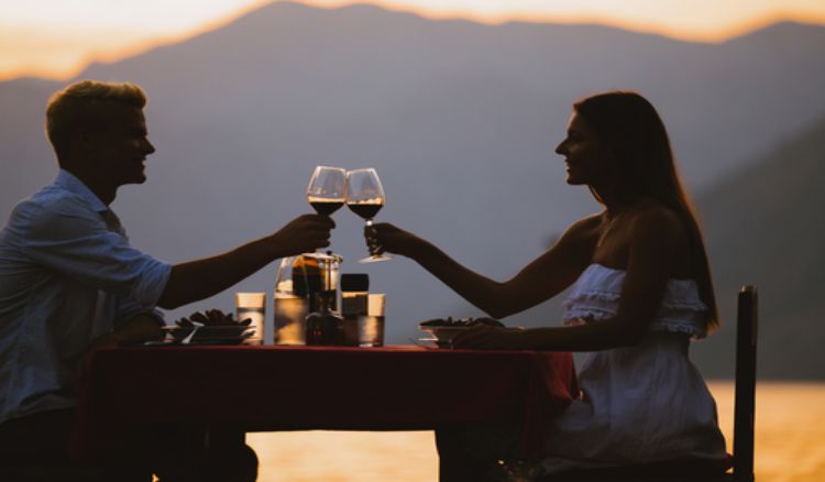  Tips for Pulling Off a Successful First Date Dinner